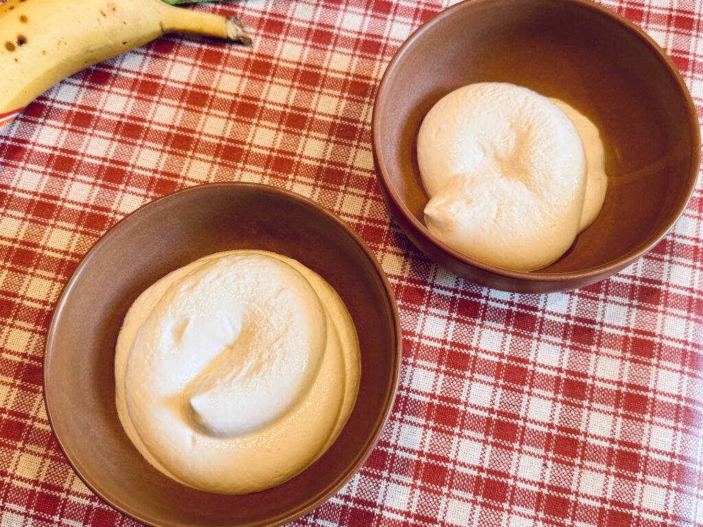 Two bowls filled with cottage cheese