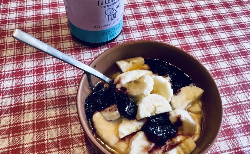 Recipe: Cottage cheese & honey, banana, blueberry jam